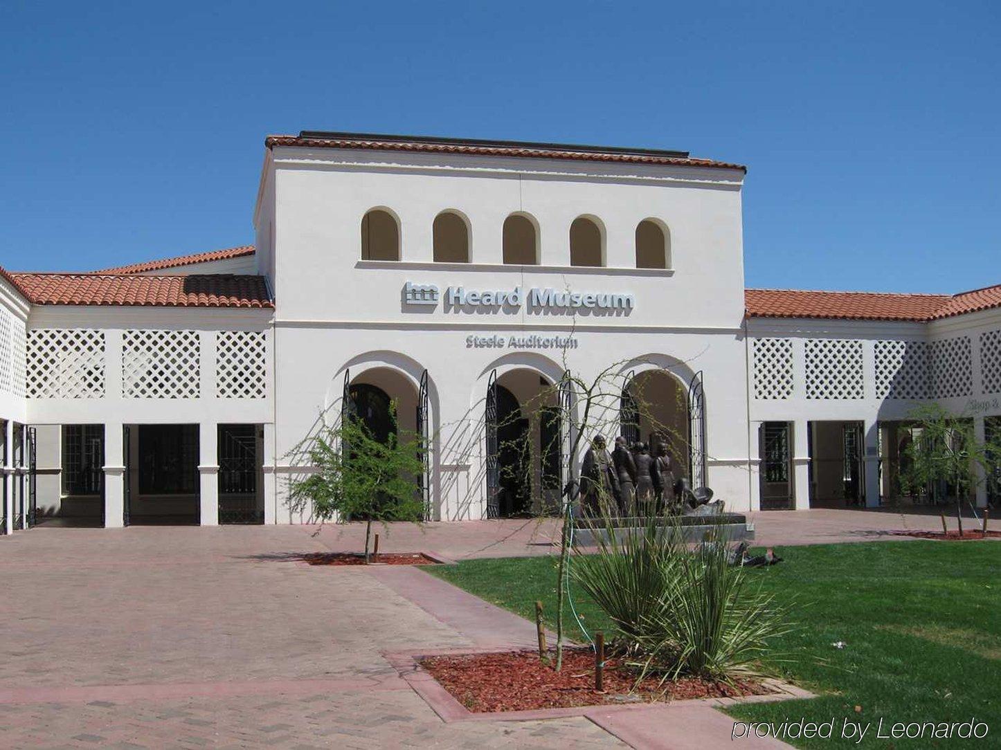 Hilton Garden Inn Phoenix Midtown Exterior photo