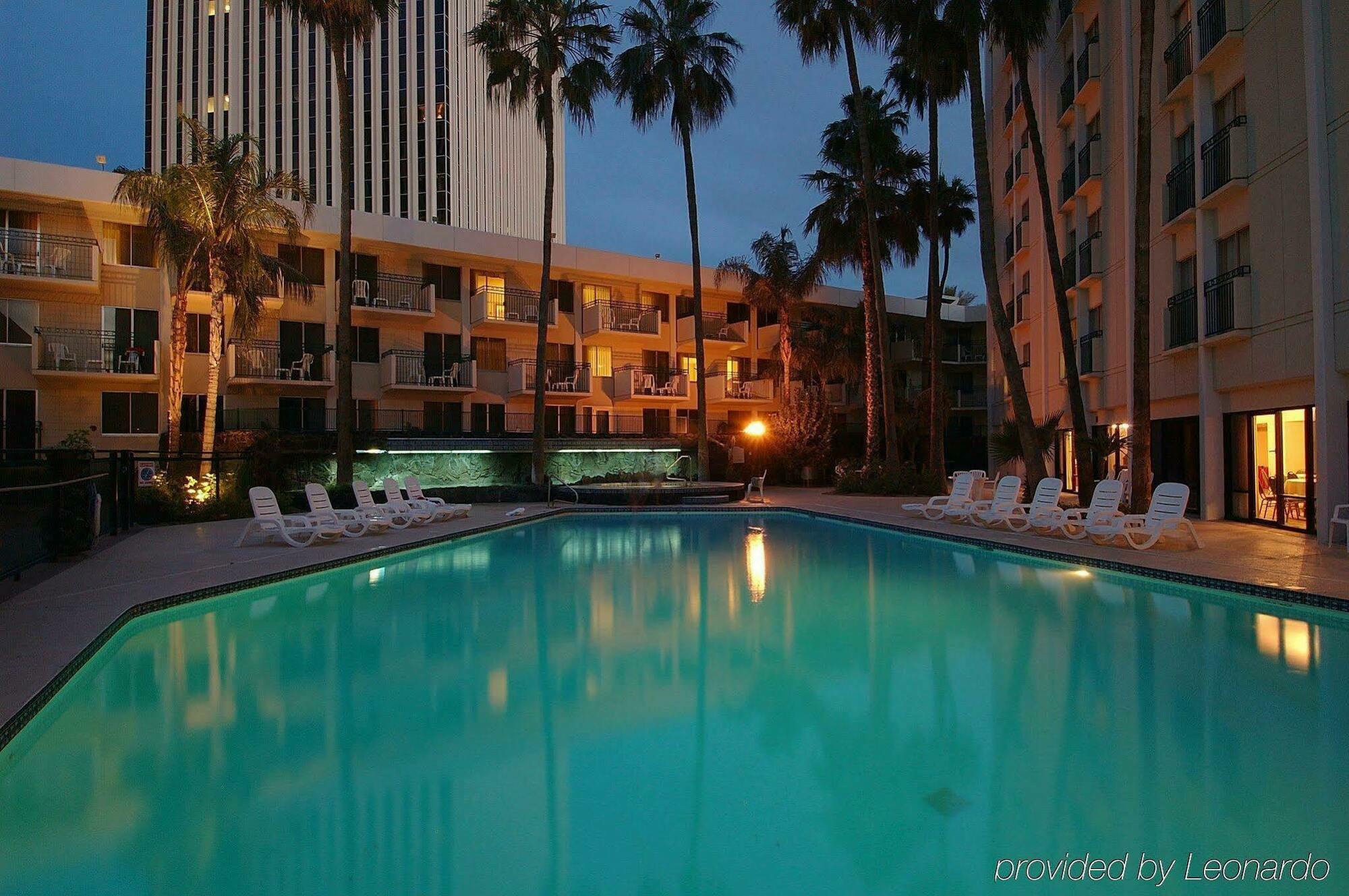 Hilton Garden Inn Phoenix Midtown Exterior photo